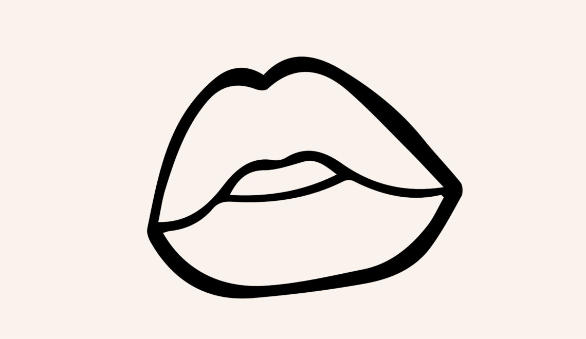 lip liner black scaled